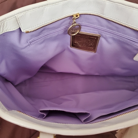 Coach Spring/Summer Tote - Picture 5 of 6